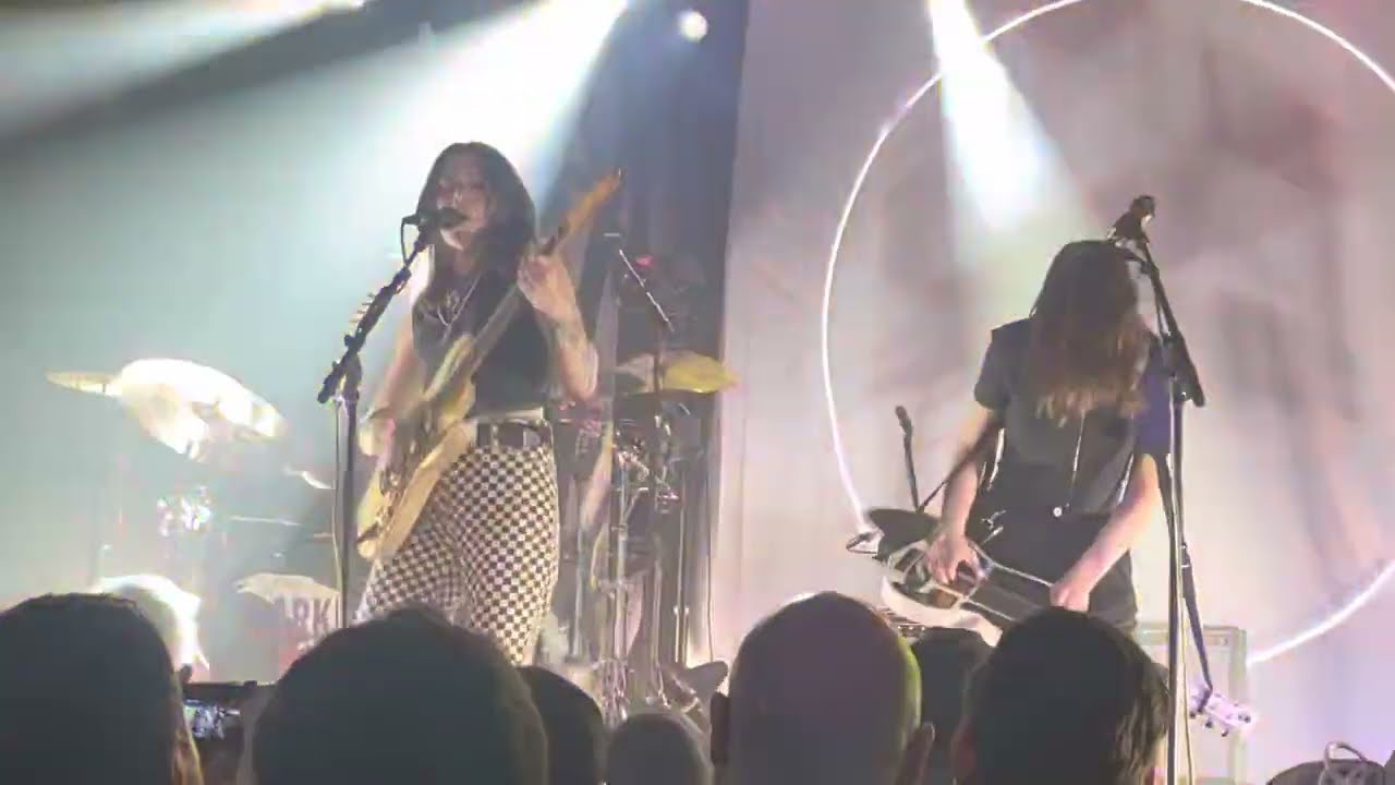 Larkin Poe - Bolt Cutters & The Family Name