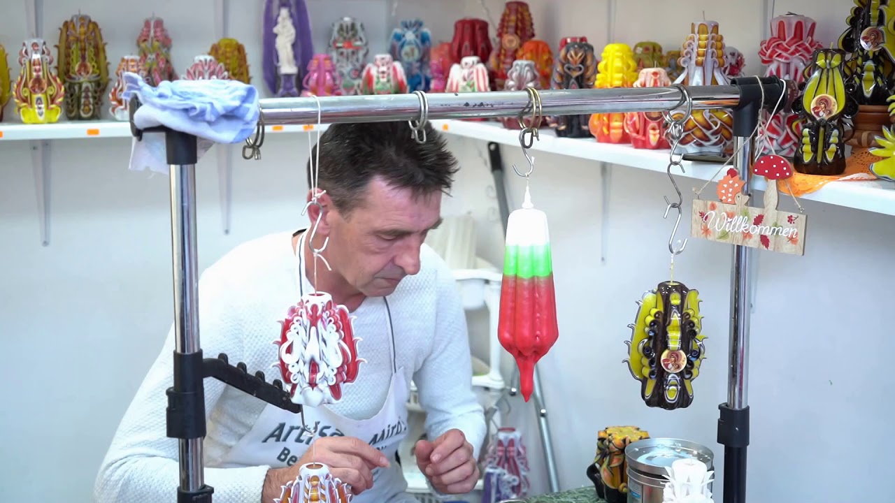 Artisan Miro's candles carving BG