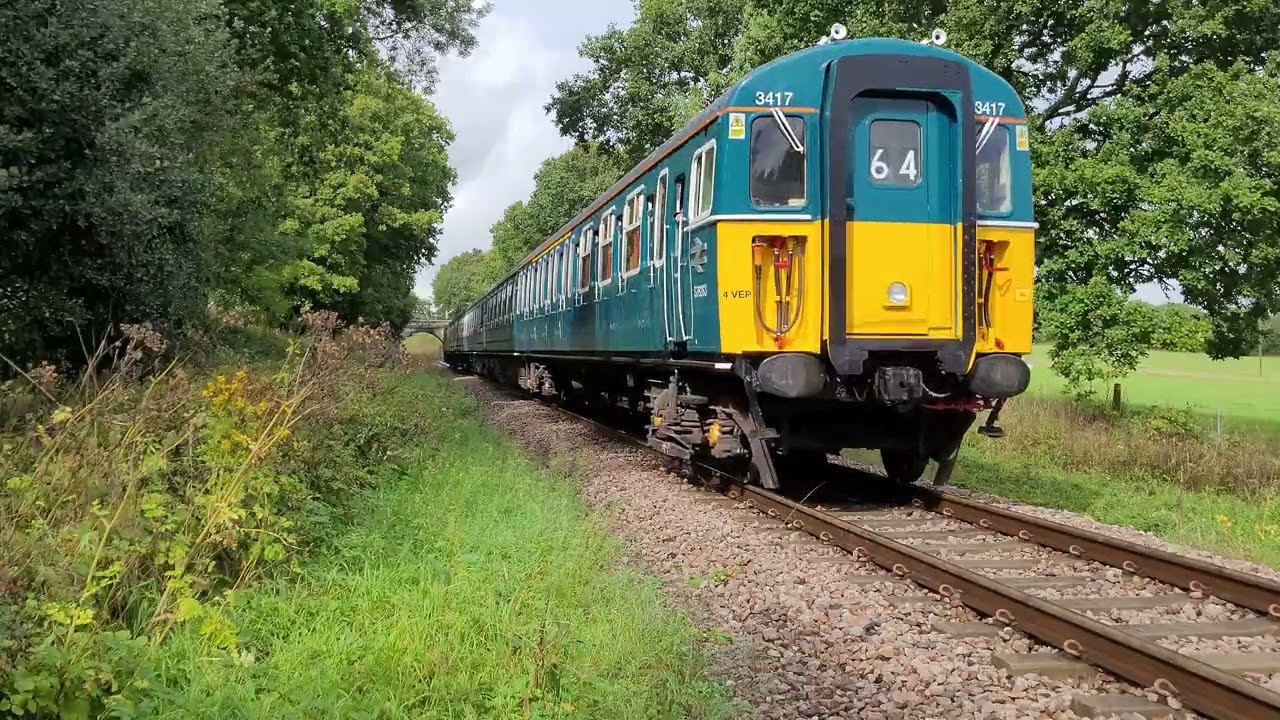 Class 423, 3417 Approaching Horsted Keynes (Bluebell Railway)