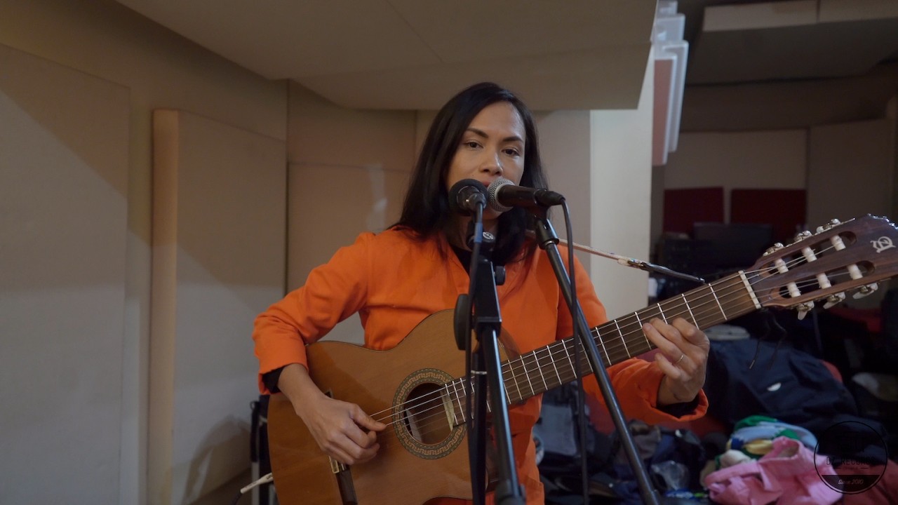 Probablement Rien Du Tout by Adrienne (Live in Paris)