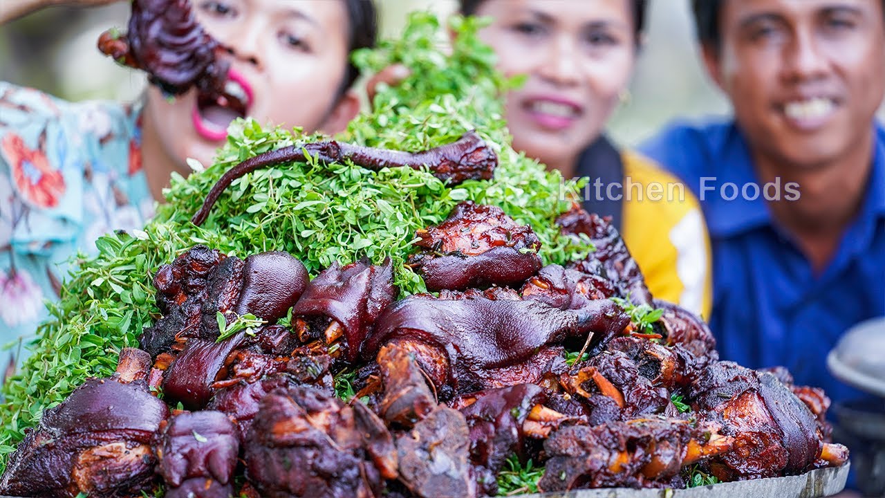 Yummy Location Food: Cooking Pig Leg Bitter Cumin Recipe in My Homeland Village - Donation Food