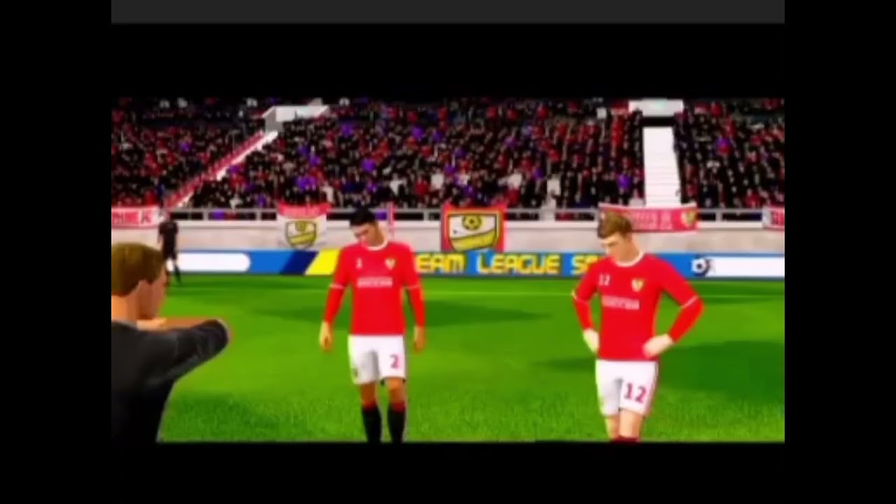 Playing Dream League Soccer!😆