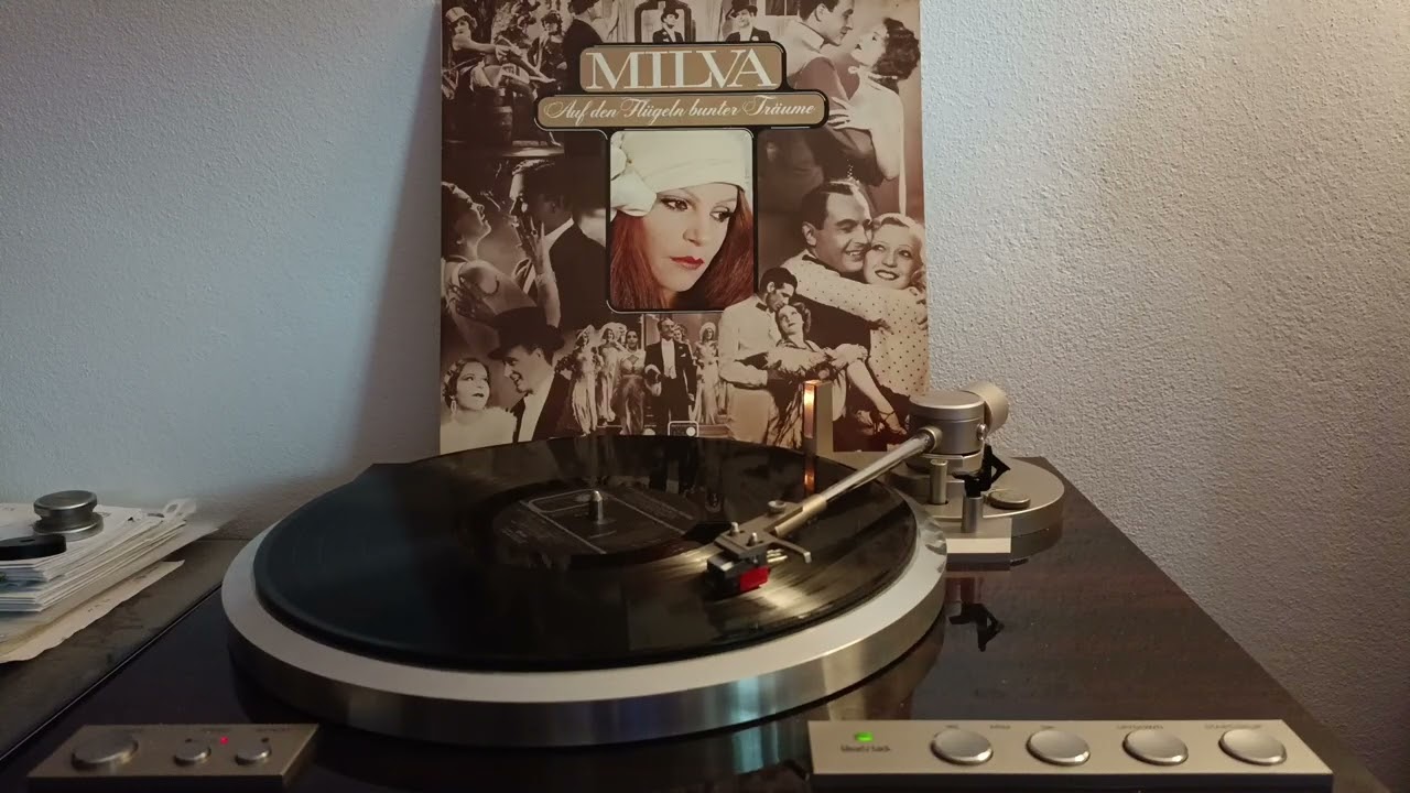VICTOR (JVC) QL-Y44F playing MILVA 