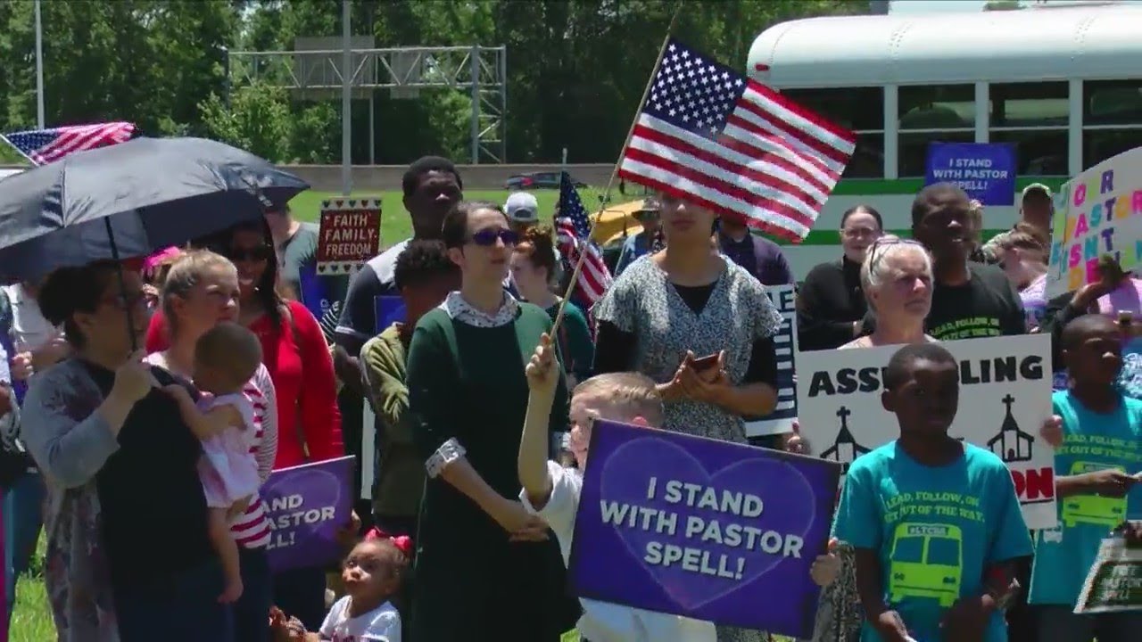 Life Tabernacle congregation holds protest for Pastor Tony Spell