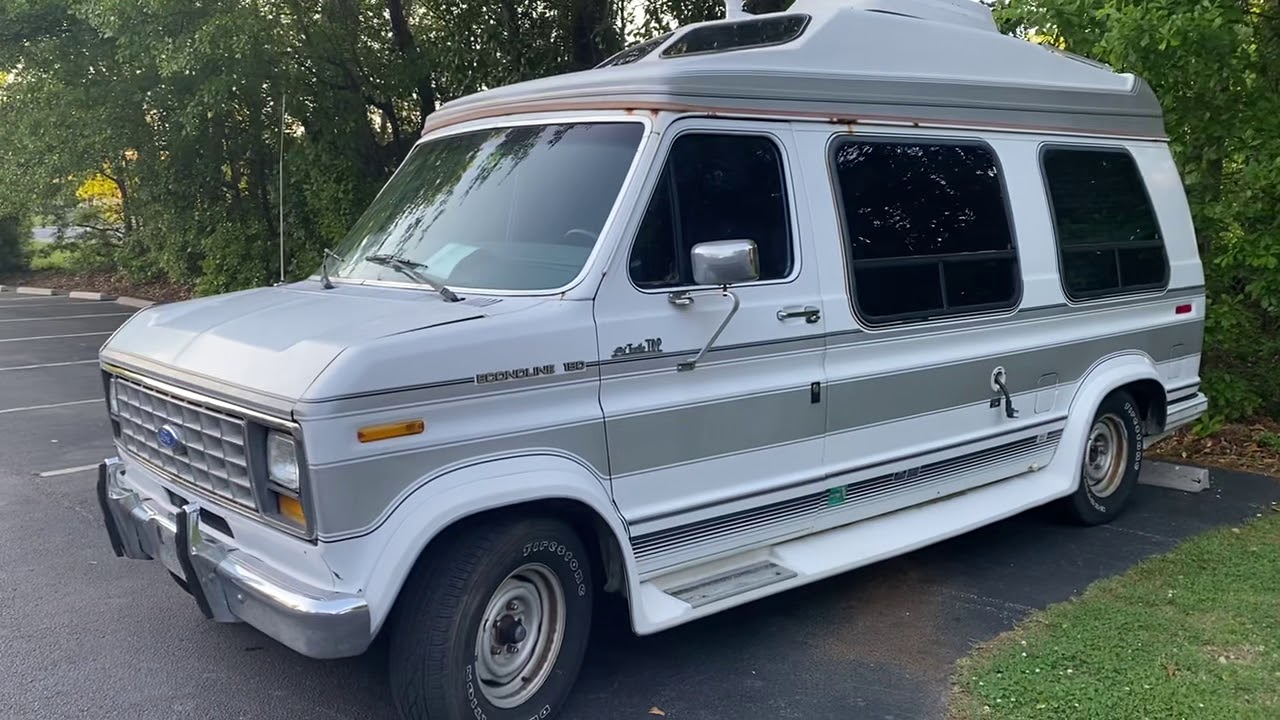 1990 Ford E-150 Turtle Top Camper Van | 351 Windsor