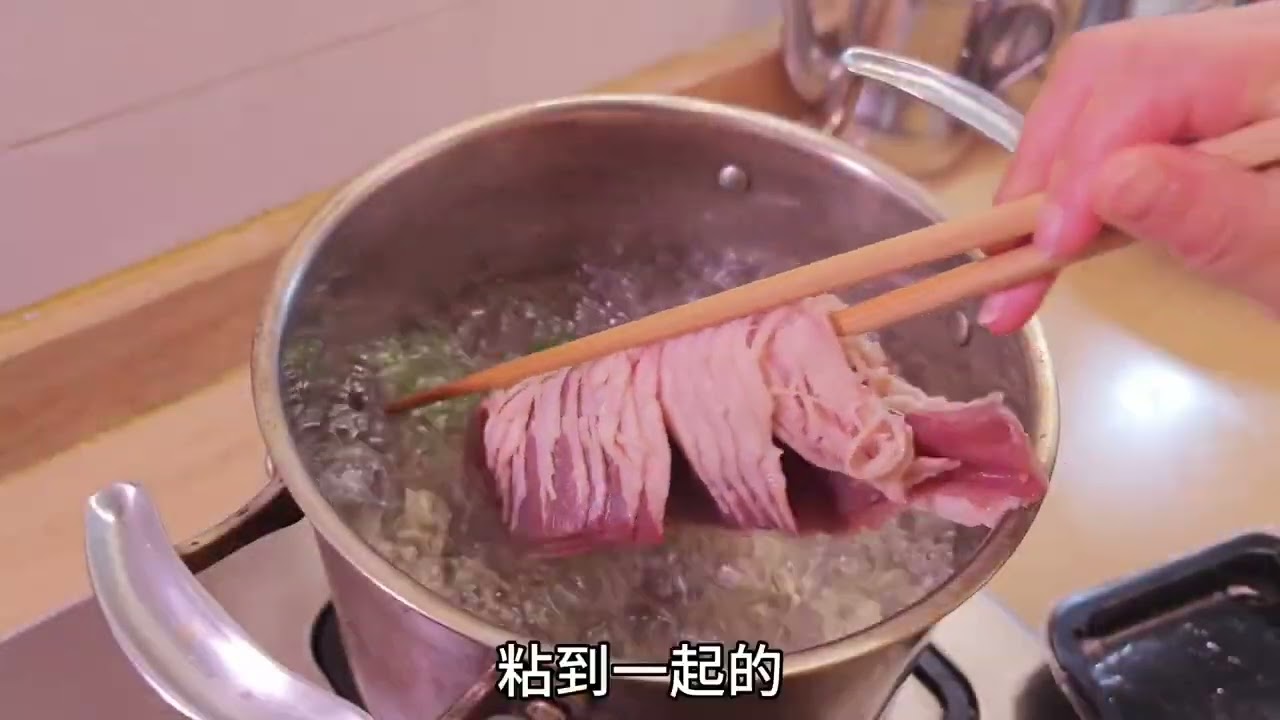 经典川菜回锅肉都吃过，回锅牛肉吃过的没几个，加香蒜苗简直绝配