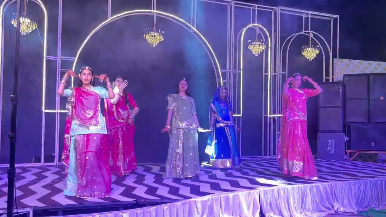 SANGEET GROUP DANCE 🪩 💃~KALA CHASHMA ~ANGAARON ~SHARARAT ~SANU KEHNDI. || PAYAL || 