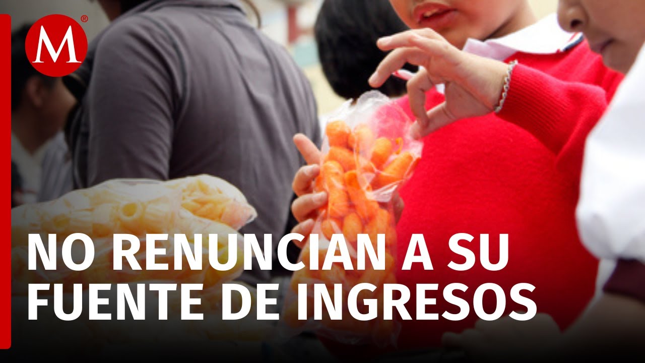 Vendedores ambulantes de comida chatarra, se instalan a la salida de escuelas