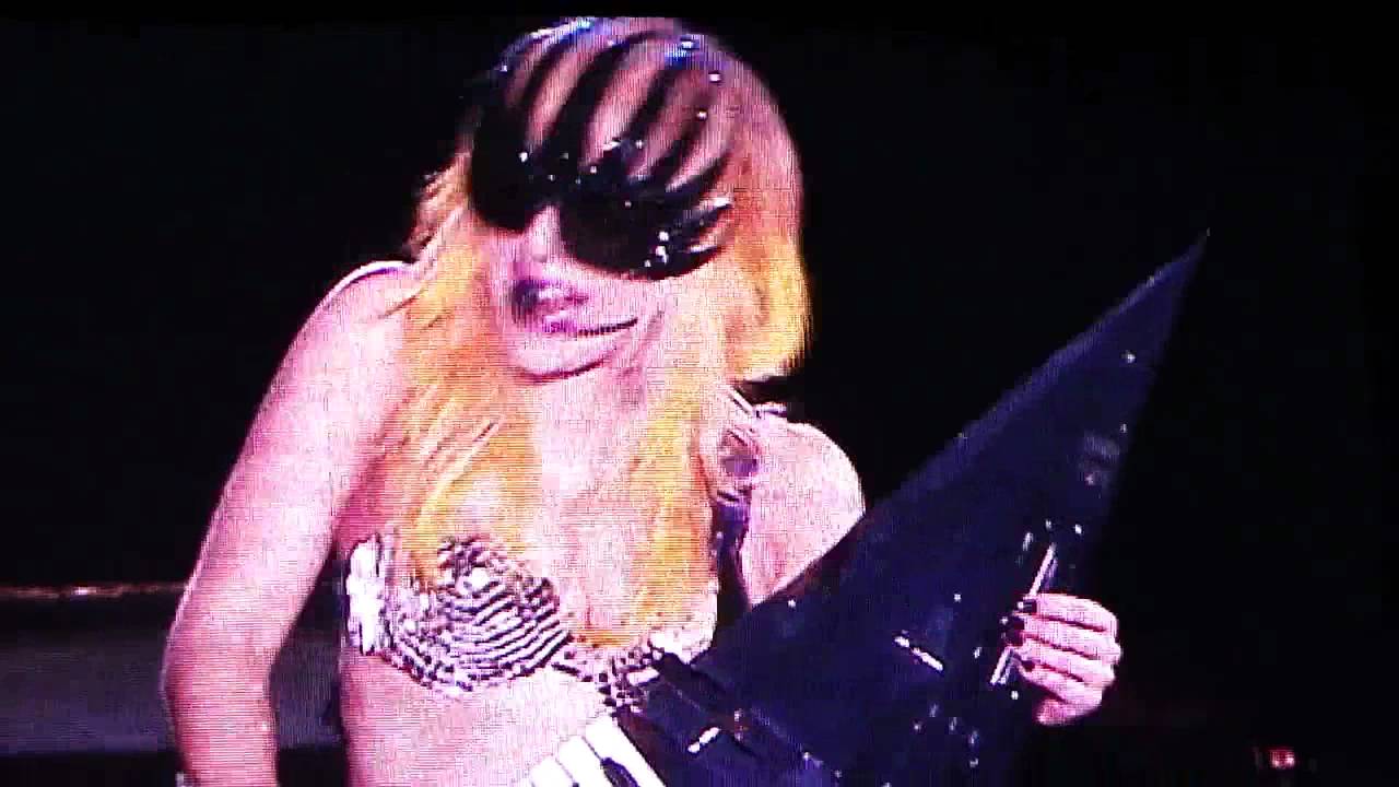 Lady GaGa - Lollapalooza 2010 - Money Honey