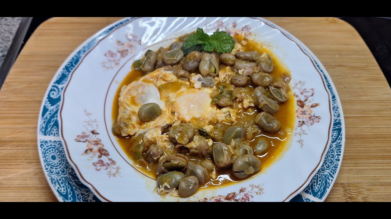 Guiso de habas a la cordobesa: Cordovan-style bean stew.