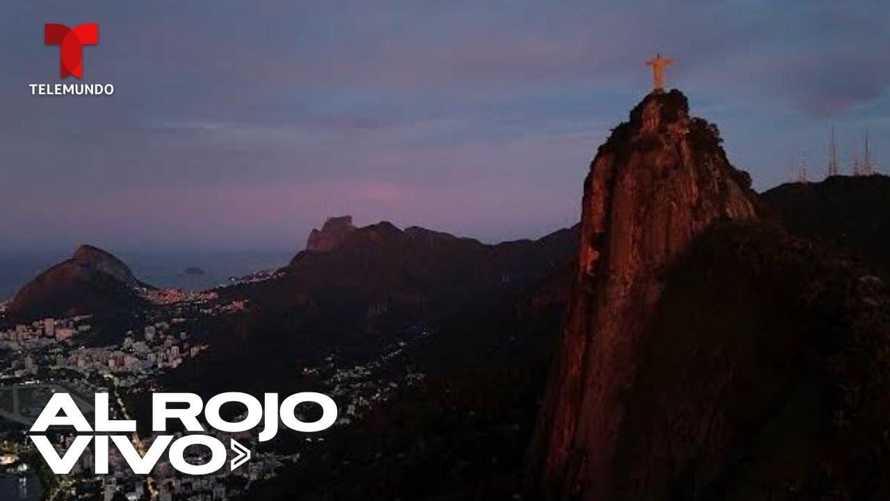 Cristo Redentor en Río de Janeiro se ilumina de azul y es bendecido con agua bendita | Al Rojo Vivo