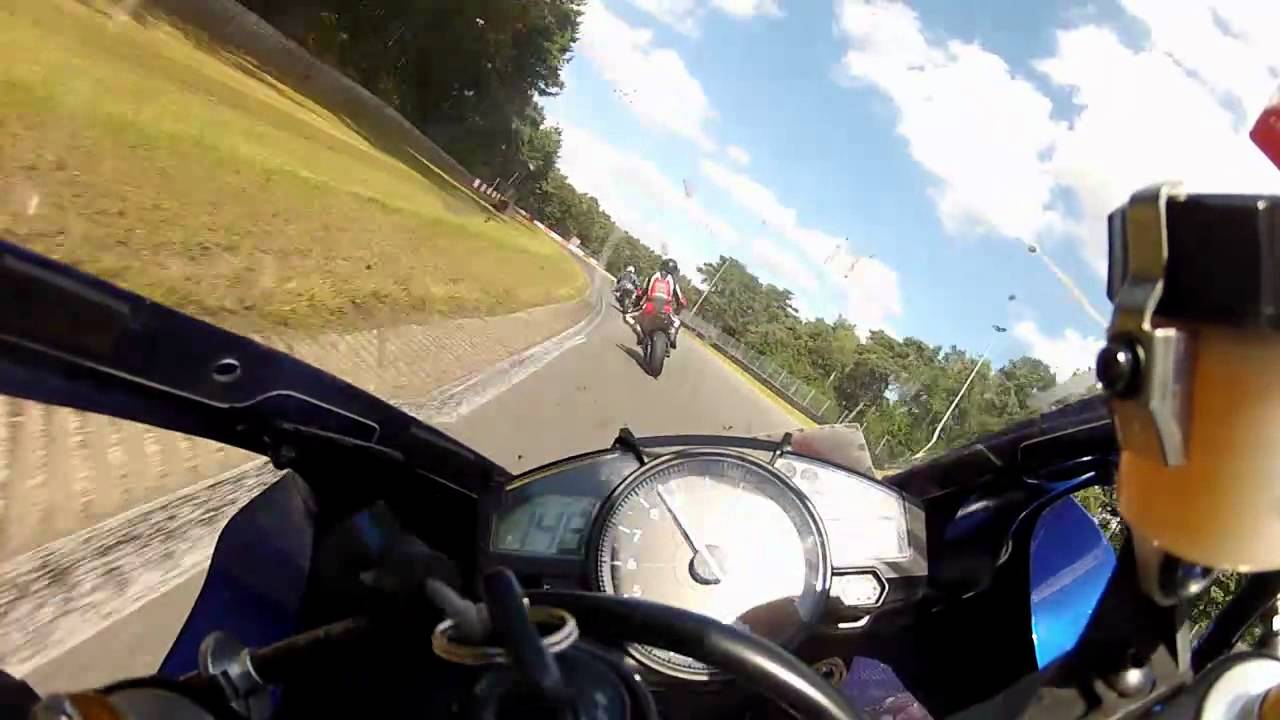 Yamaha R1 Vosie in Zolder
