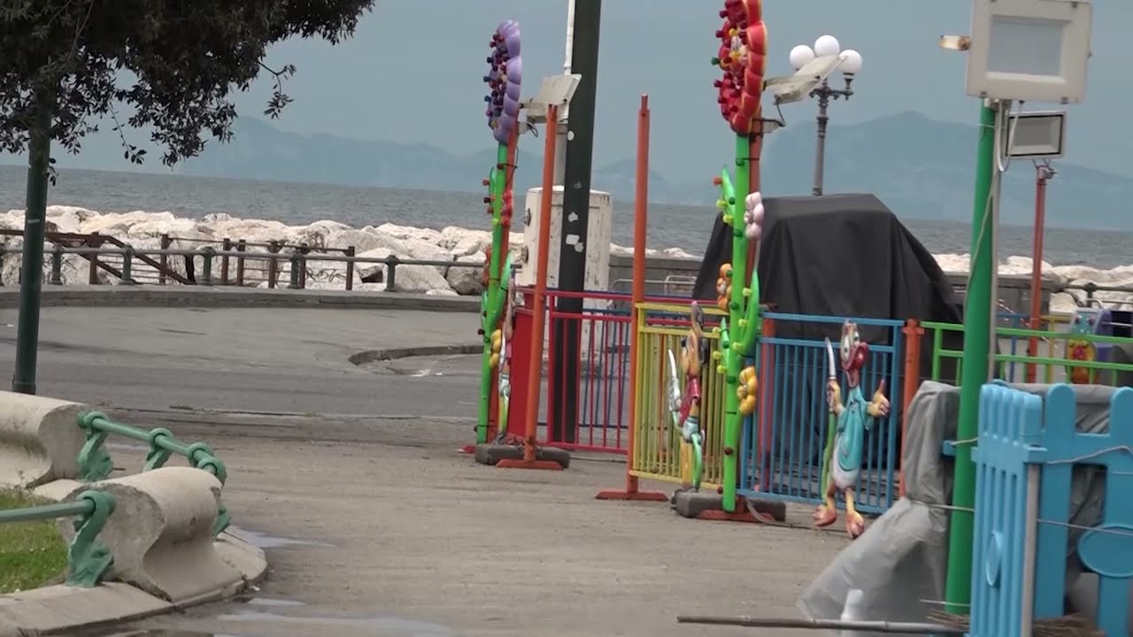 Napoli. Lite sul Lungomare, spari alle giostre davanti ai bambini