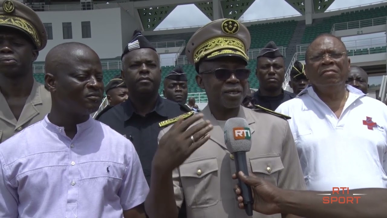 Le Préfet de la Région de San-Pédro visite le stade Laurent Pokou