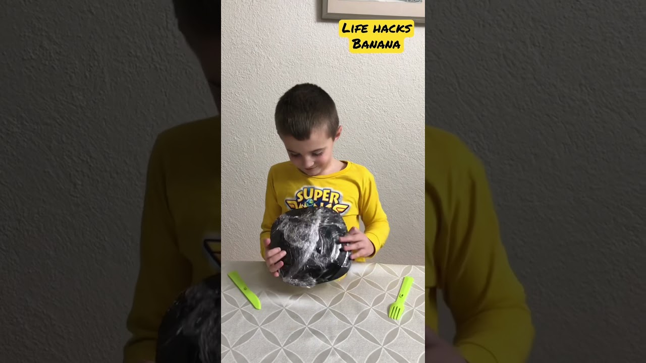 Life hacks banana 🍌 #shorts #kids #youtubeshorts #youtubekids #lifehacks #funny #banana  #davidteo