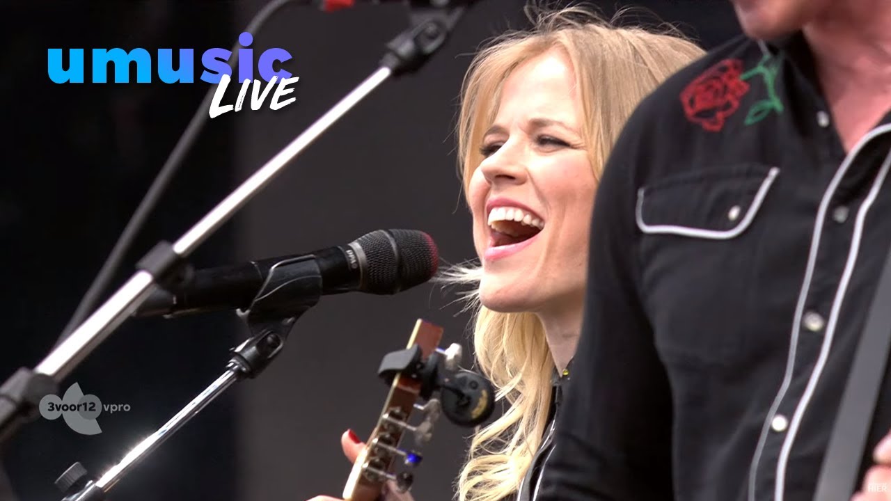 The Common Linnets - In Your Eyes | Live op Pinkpop (2016)