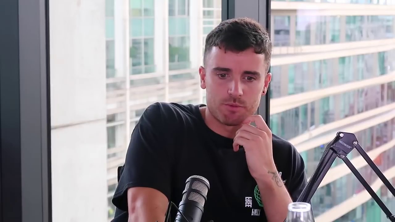 HOBBIE STUART TALKS YOUTUBE FAME, MUSIC AND 