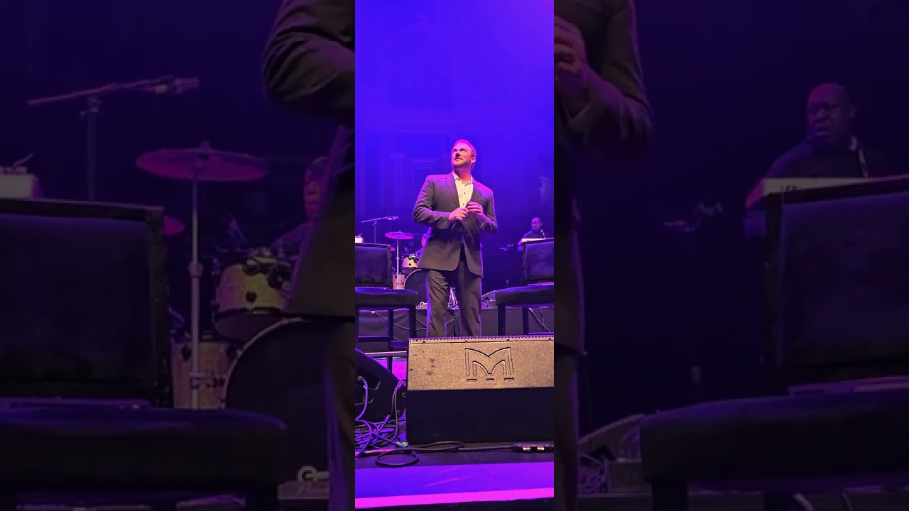 Russell Watson Royal Albert Hall . from the Alexander O'Neal  final farewell . You Raise Me Up .
