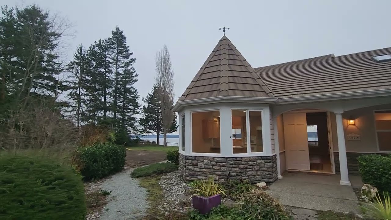 3222 S Camano Dr, Camano Island Waterfront Home