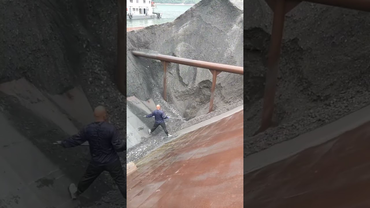 &rdquo;Bald Man's Dangerous Mistake While Unloading Sand&rdquo;