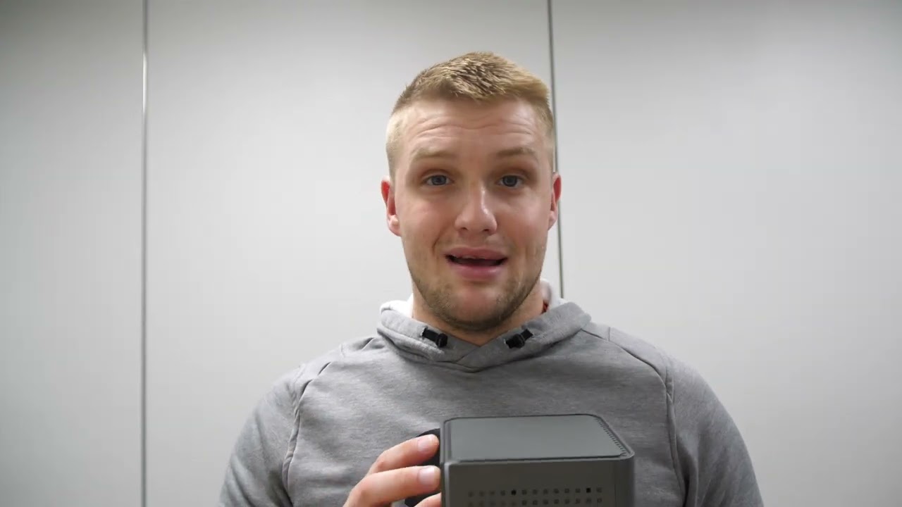 LIGHTS AND PORTS ON THE U6X ROUTER