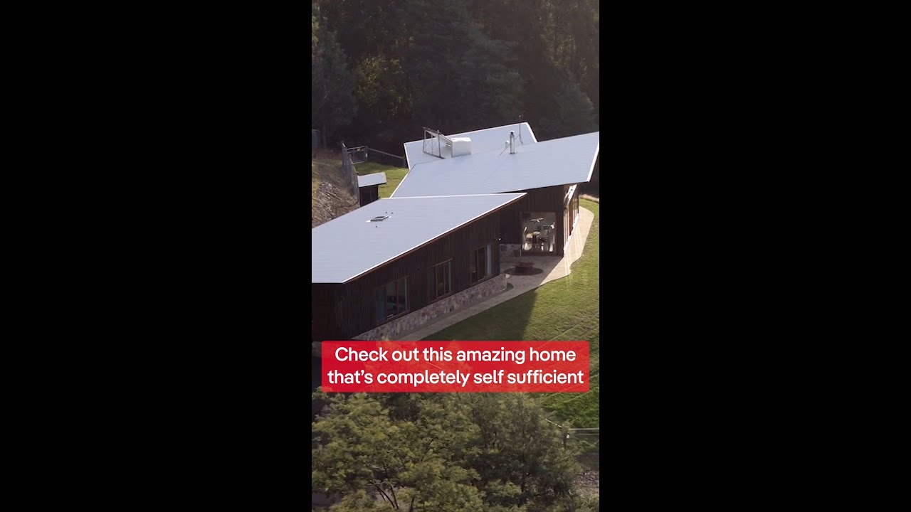 Self-sufficient, bill-free home