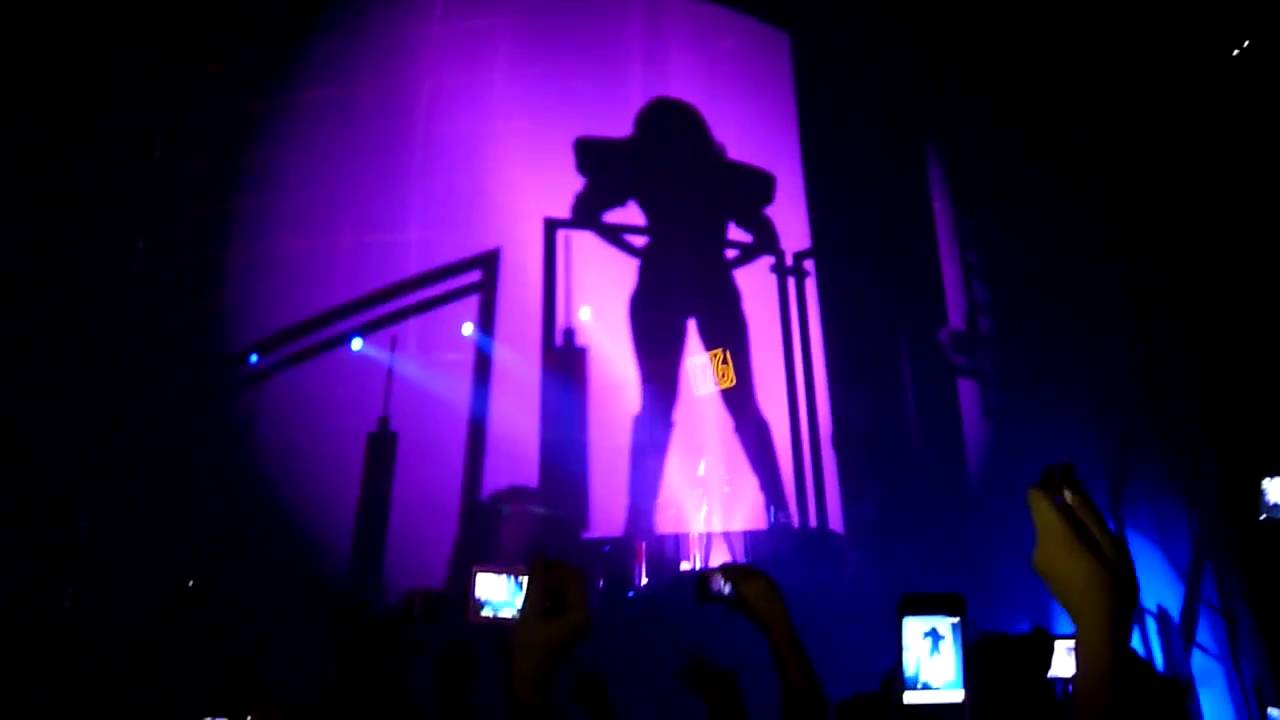 Lady Gaga monster ball tour Lyon Halle Tony Garnier DVD Intro+Dance in the Dark+Glitter and Grease
