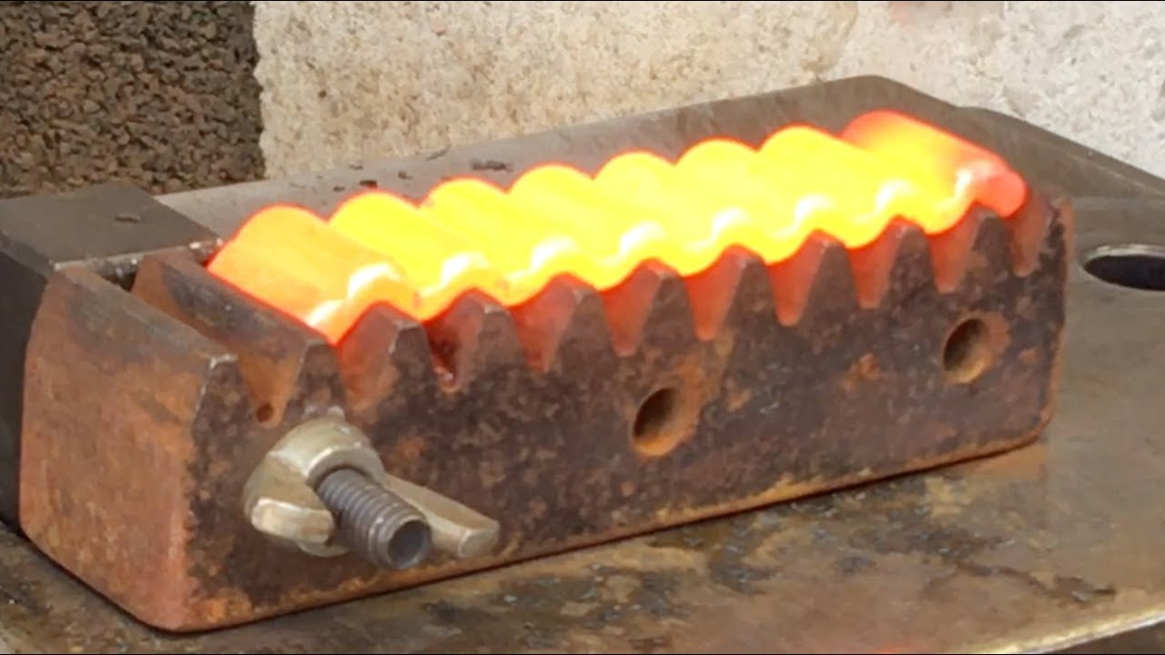 Blacksmith Zig Zag Pattern - GS Tongs