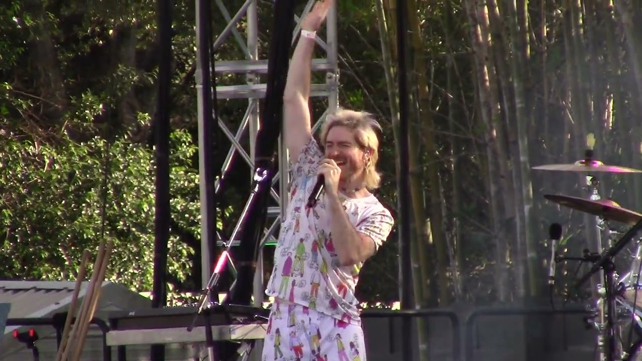 2023 04 30 Walk The Moon - Different Colors