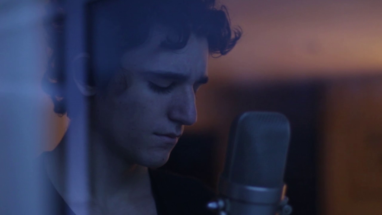 Tamino – Smile (Cabin Sessions 5/5)
