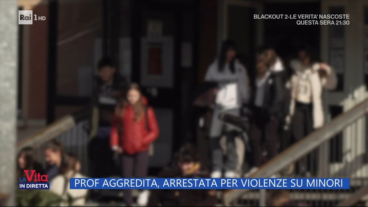 Castellammare di Stabia, prof arrestata per violenza su minori - La vita in diretta 14/01/2025