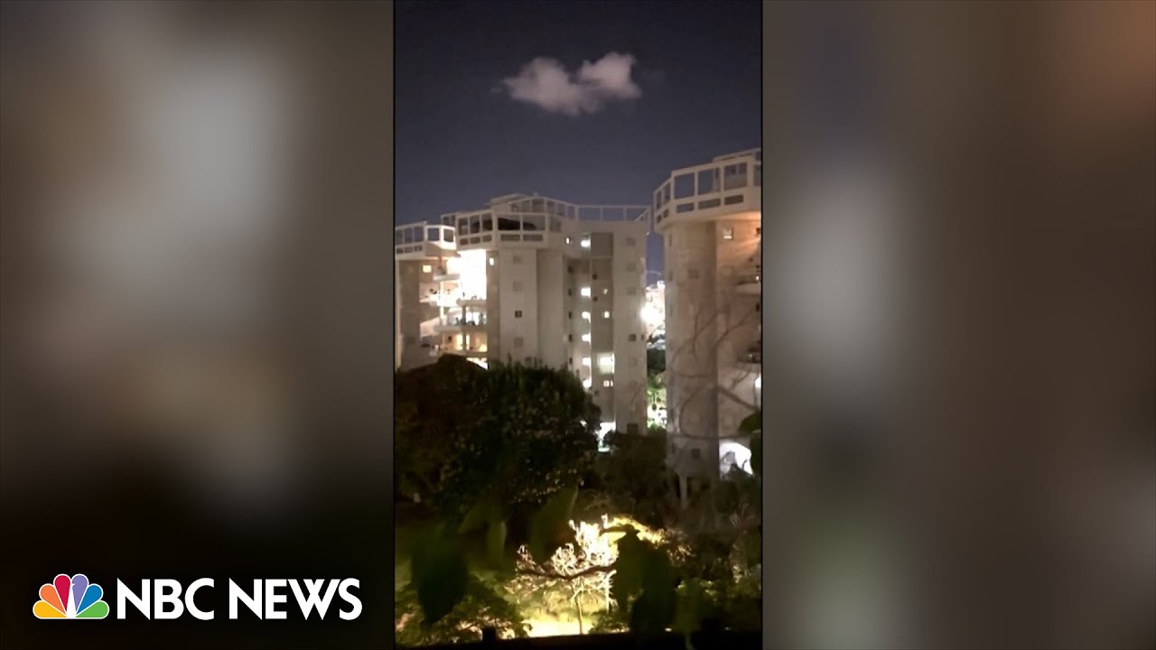 Watch: Residents in Holon sing Israeli anthem from their balconies