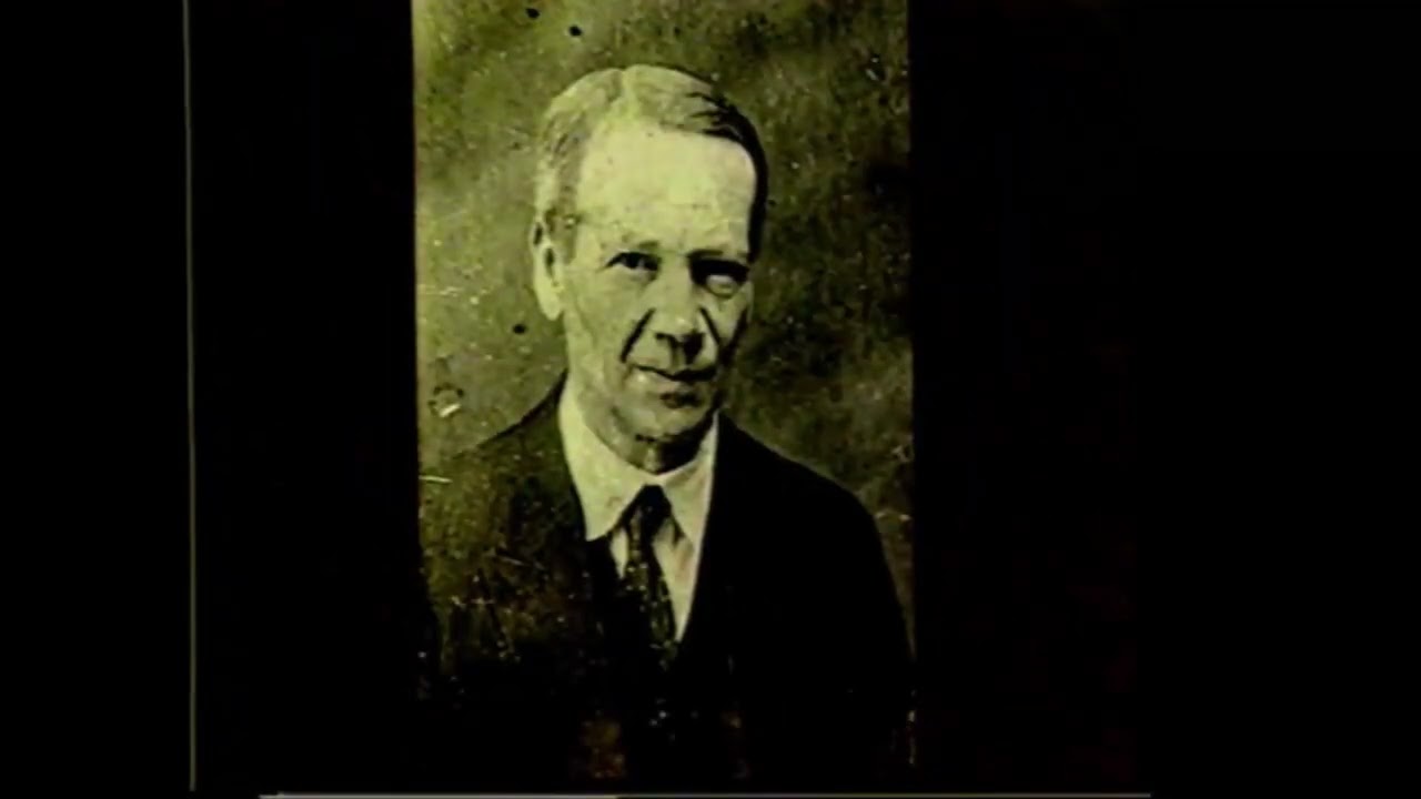 О своем деде вспоминает Елена Владимировна Пастернак   внучка философа Густава Шпета.