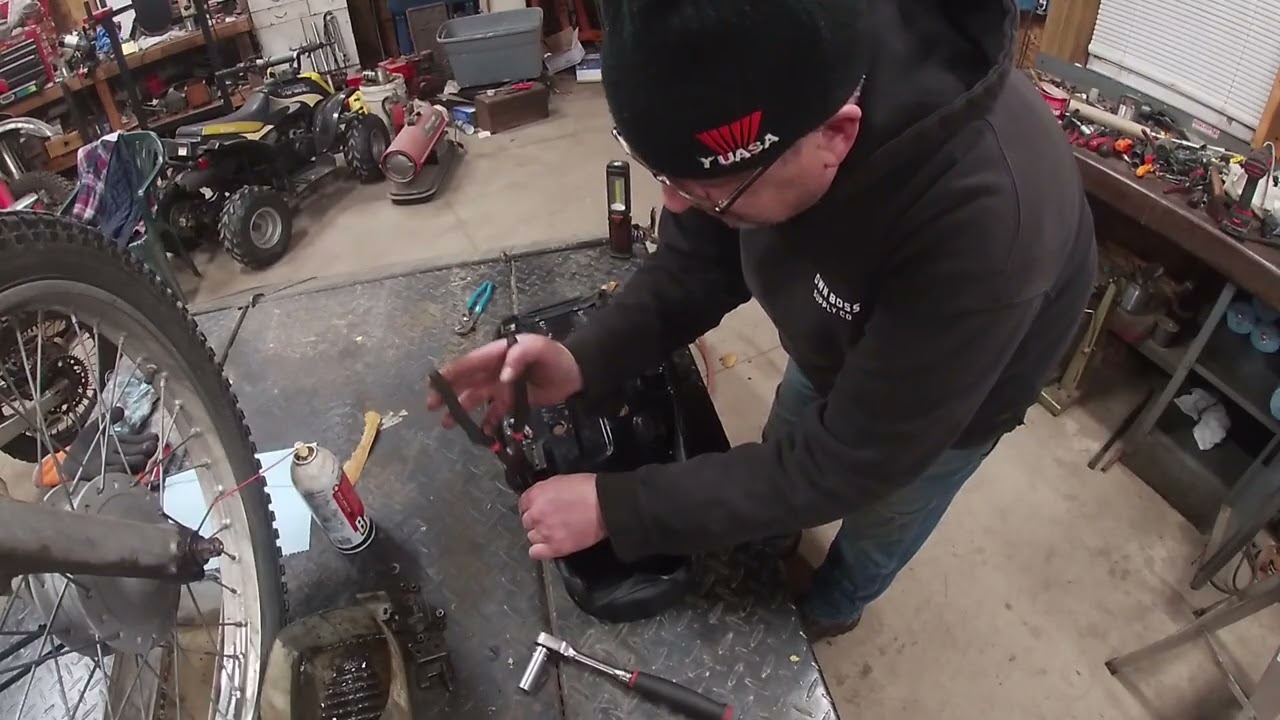 installing seat cover on the suzuki TC100
