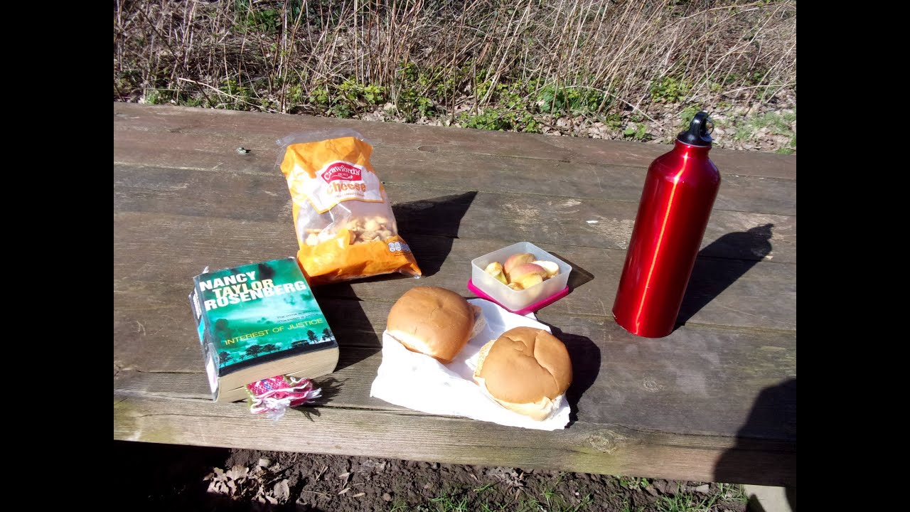 Lunchtime at Stanney Fields picnic area, Neston, Wirral. March 5, 2024.