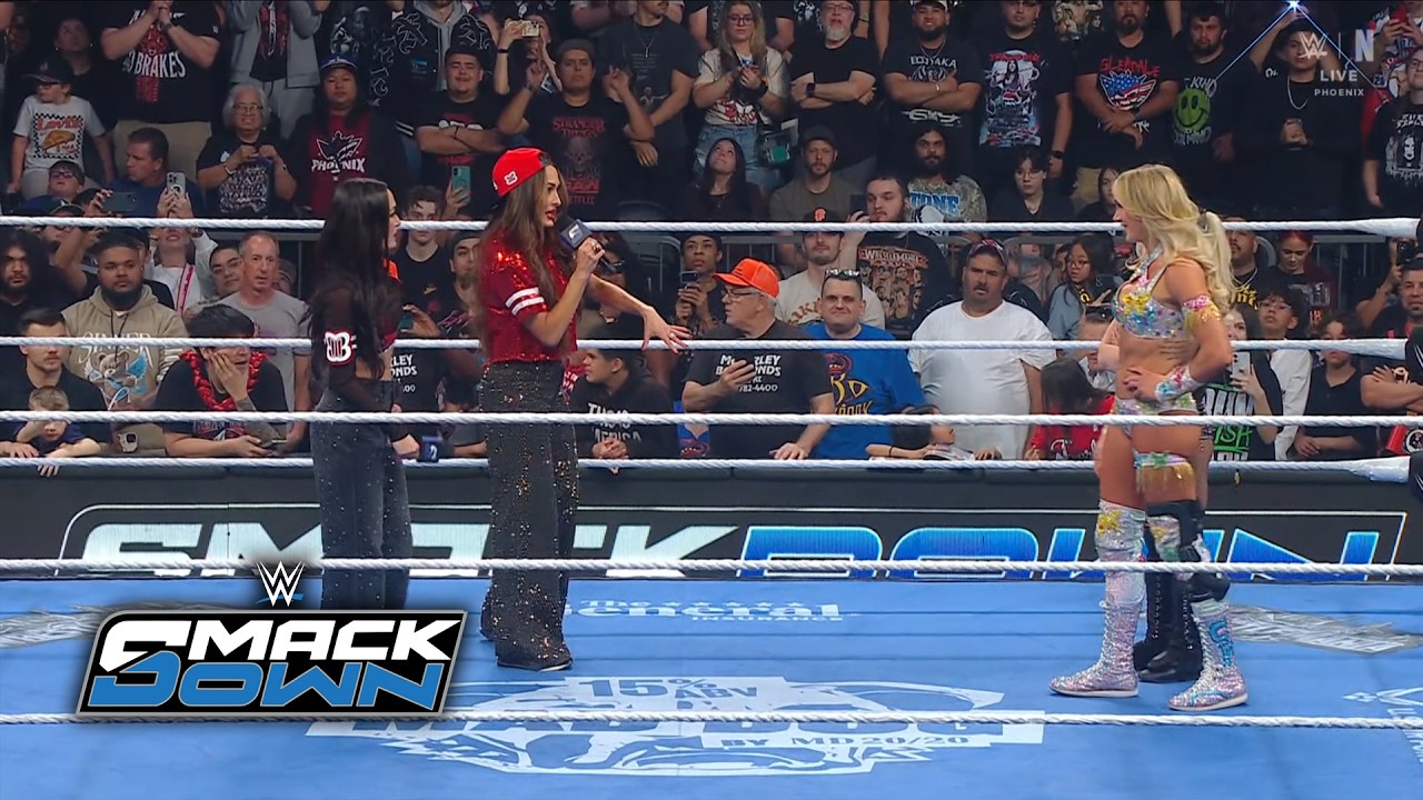 Сестры Белла возвращаются на SmackDown и тут же нацеливаются на Шарлотту и Алексу.