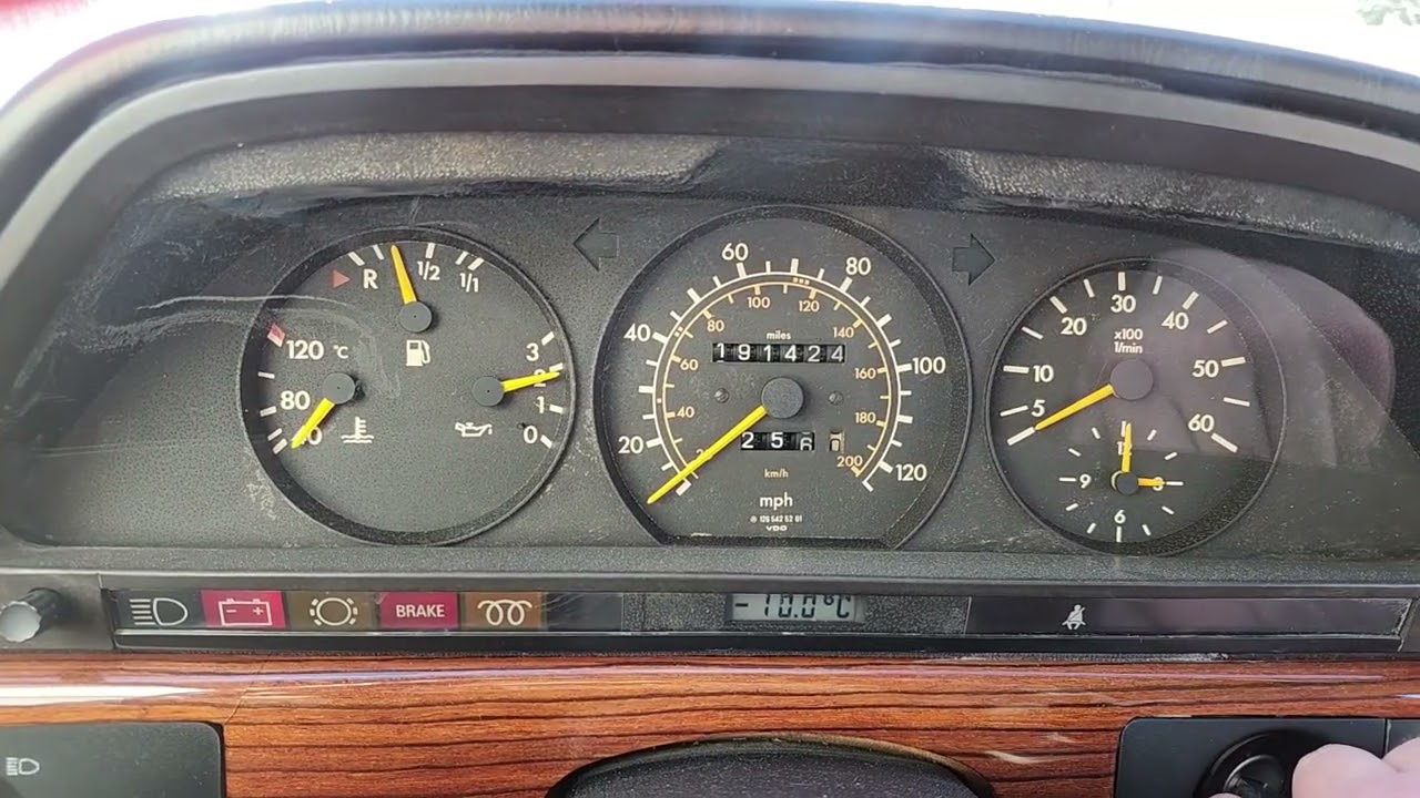 Mercedes 300SD Struggles to Start in -19°C!