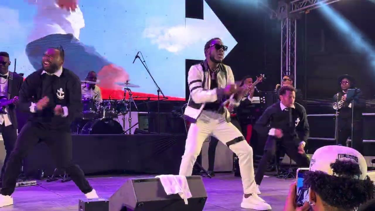 Erphaan Alves Opening Act for his Carnival Show EDAY