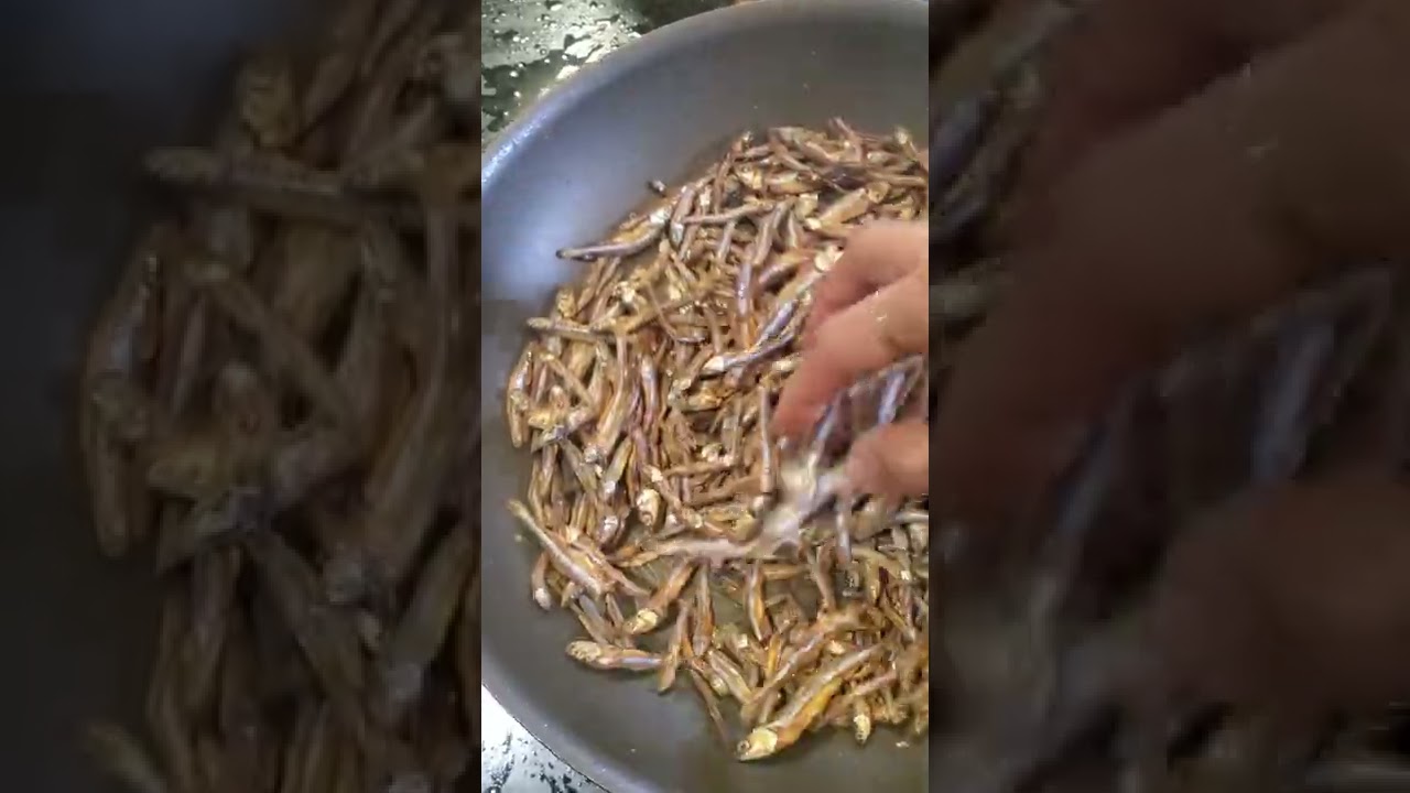 cooking dried anchovies