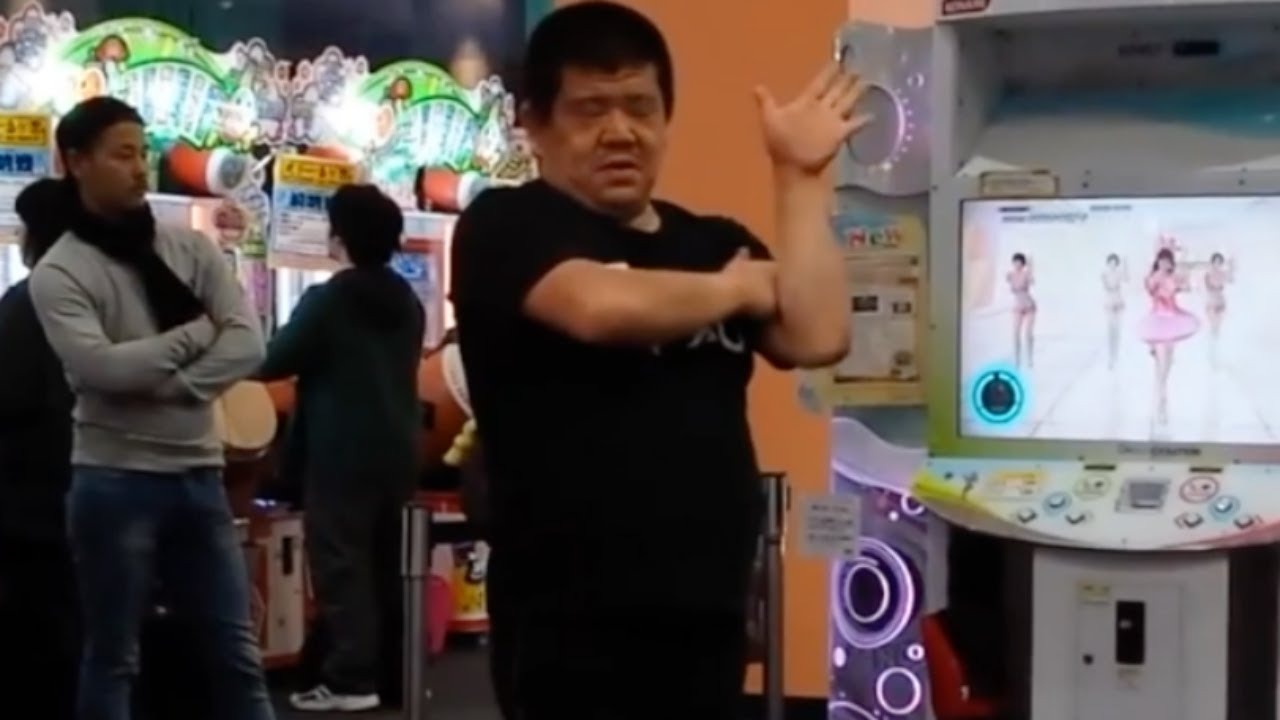 【ゲーセン】普通のおっさんがギャラリーを100人集める！！