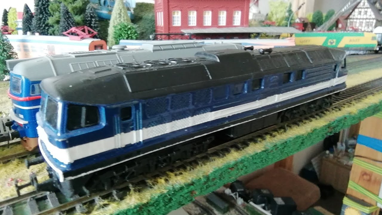 UNBOXING : Ludmiła BR130 lokomotywa firmy PIKO / przejdzie kapitalkę i dostanie nowe malowanie