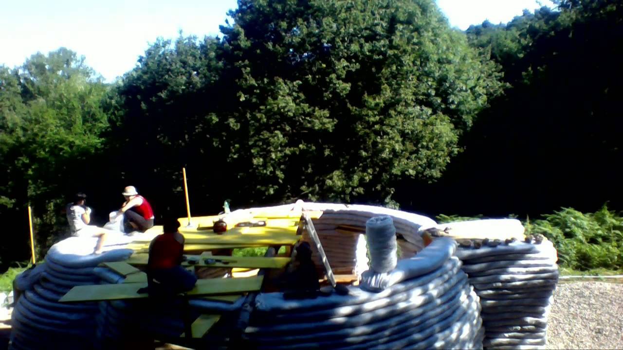 Construction eco dome superadobe - timelapse - partie 2 - france
