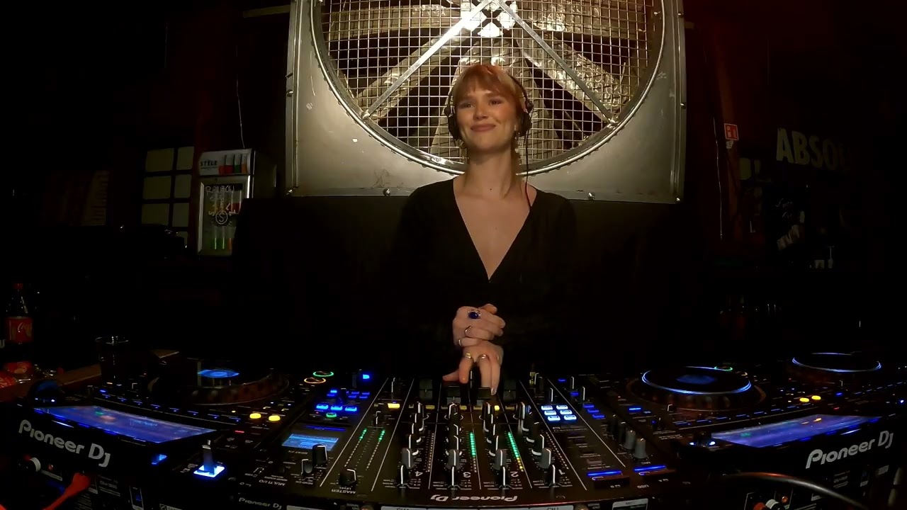 Radio Smederij  - Lizz.e - 12.12.2025