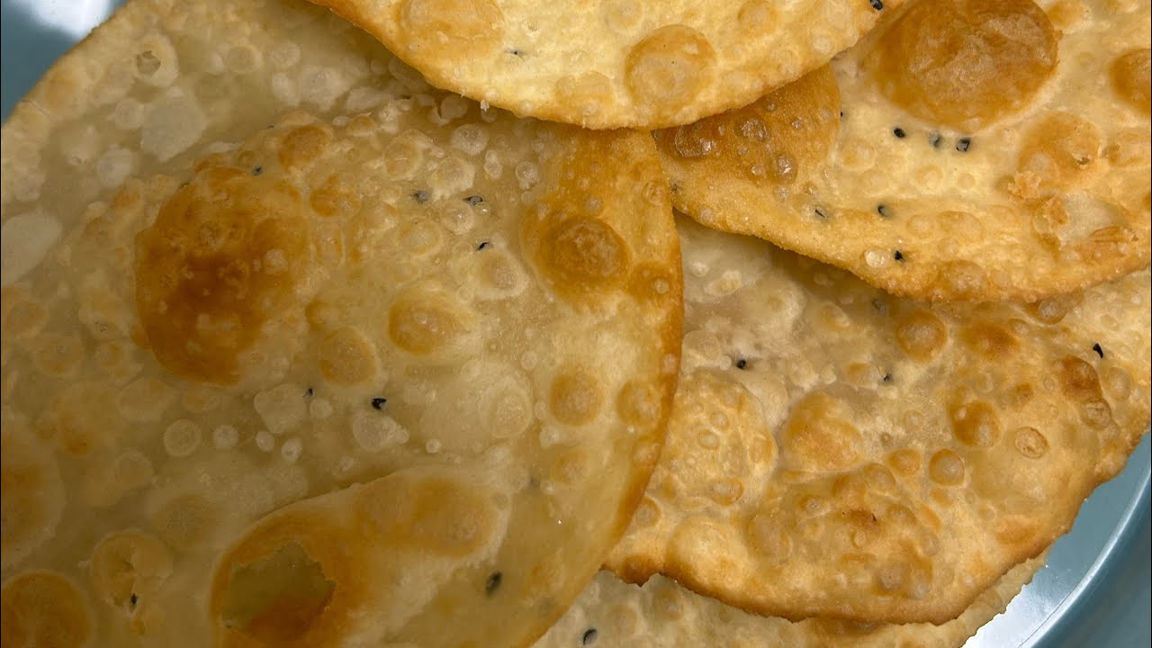 বাঙালির আবেগ সহজ পদ্ধতিতে লুচি তৈরি !Luchi cooking bengali style !!👌bengali USA 🇺🇸!!