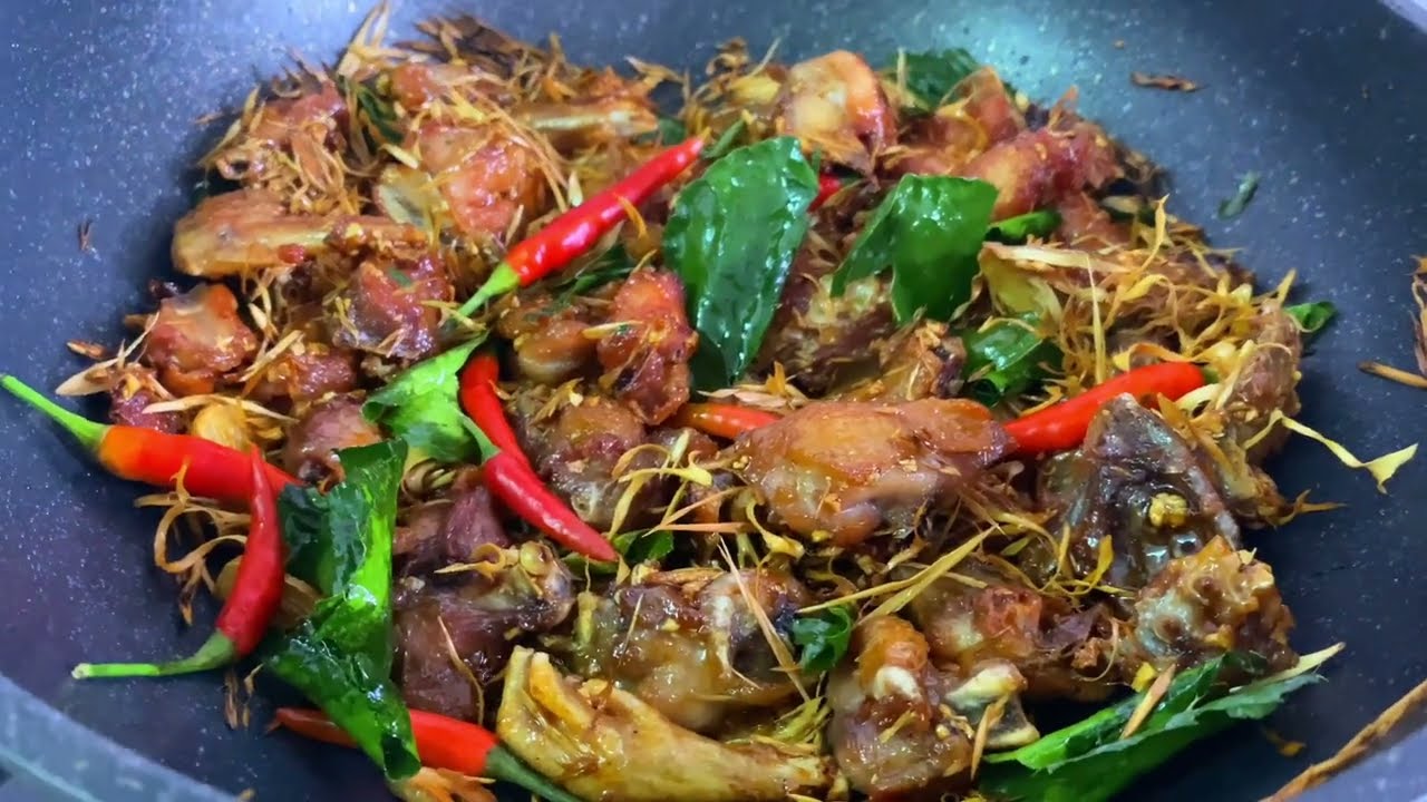 ឆាសាច់មាន់ជាមួយគល់ស្លឹកគ្រៃ- Vichheka SOK
