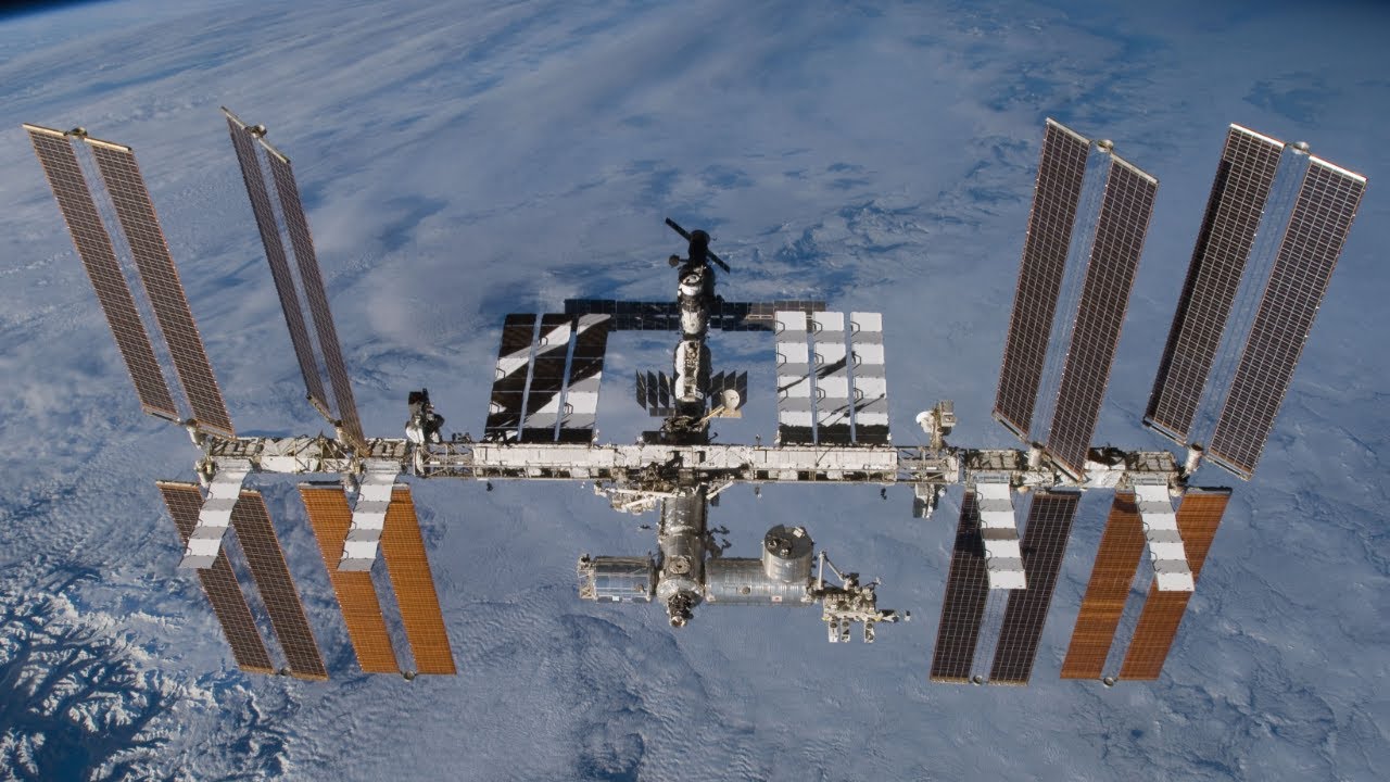 36.52° ISS Pass @5:38 EST 23:38 UTC Then into tonight's Podcast. Join me live @5:30 PM EST