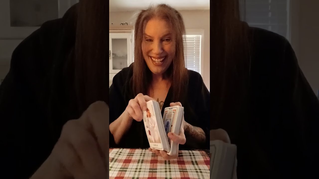 Ты сияешь так чертовски ярко, у тебя сила солнца (трижды!!)✨️