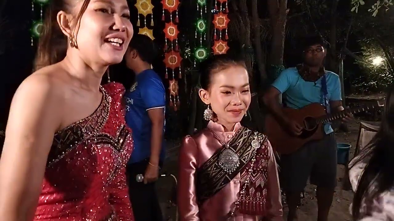 สาวบ้านเกิน.ธิดาลาว