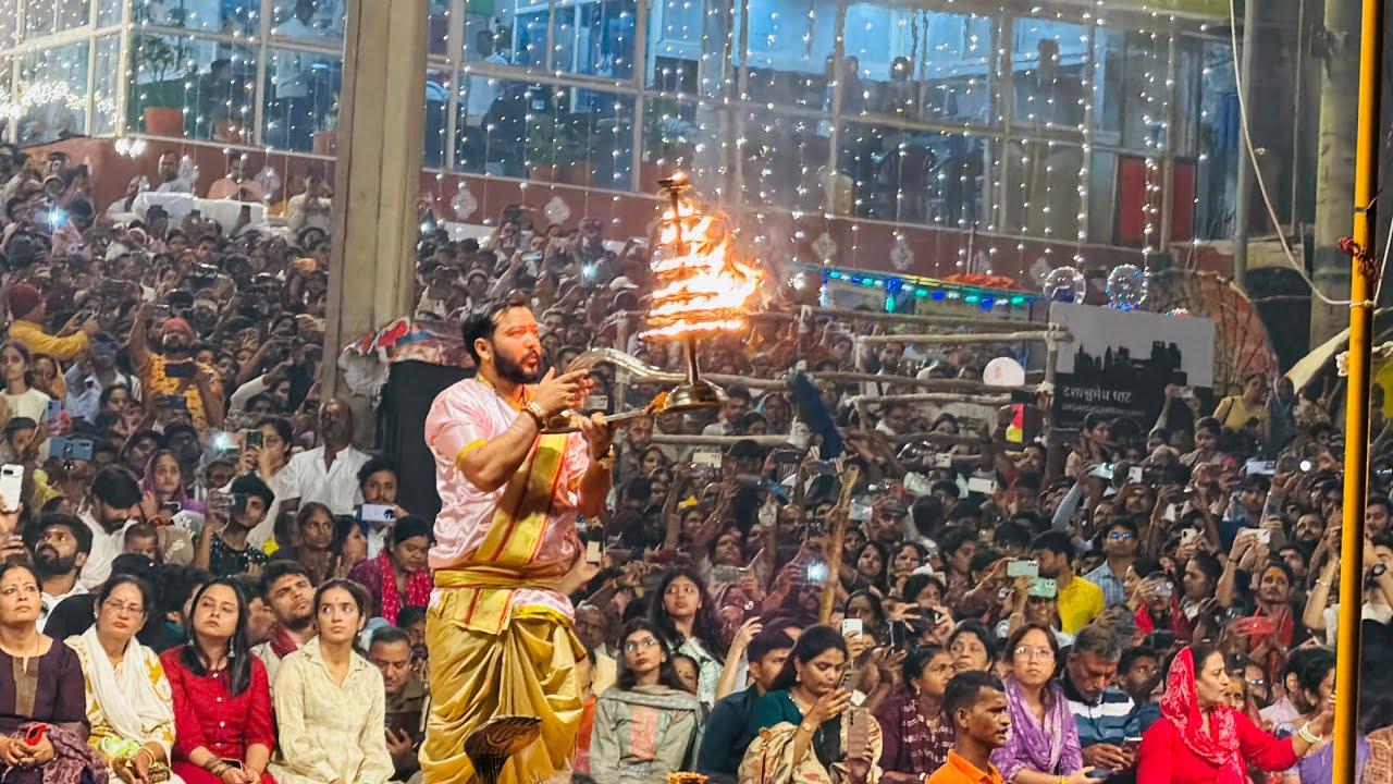 ಕಾಶಿ ಗಂಗಾ ಆರತಿ 🙏🙏🙏 ಶ್ರೀ ಕಾಶಿ ವಿಶ್ವನಾಥ ಸ್ವಾಮಿ ಸನ್ನಿಧಿ 🪔🪔#kashi #ganga #gangaaarti #shiva #shivaratri 