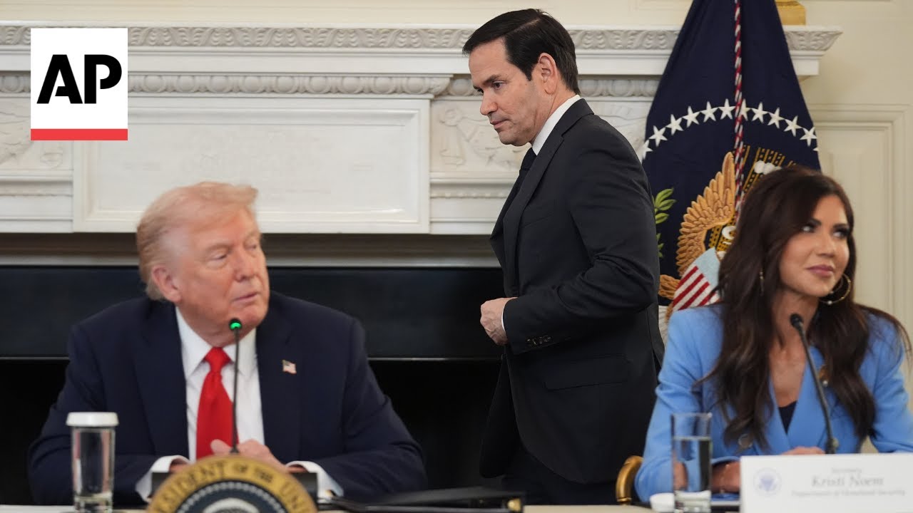 AP photographer describes moment Marco Rubio handed Trump peace deal note